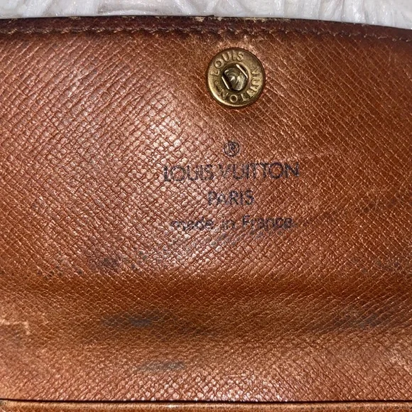 Louis Vuitton Monogram Key Holder - Picture 6 of 10